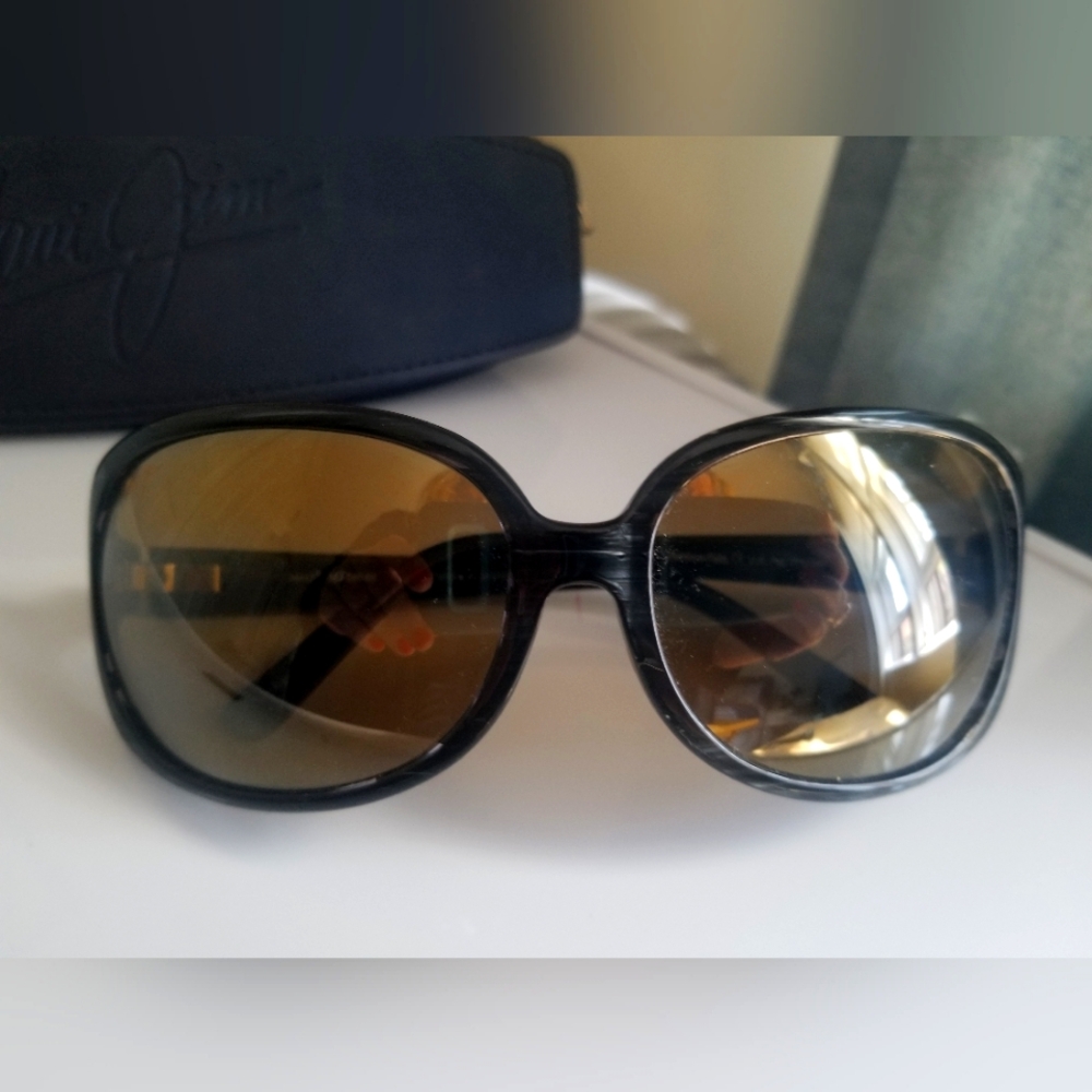 Maui Jim Sunglasses with soft case